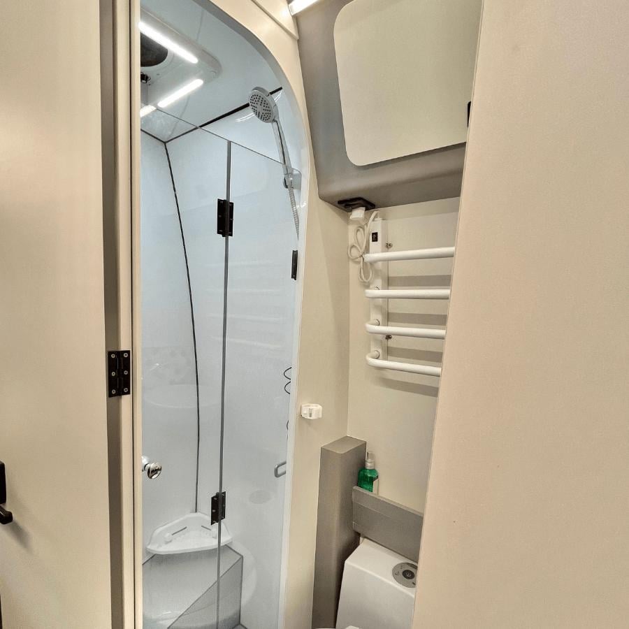 Motorhome Mercedes 7.3 Premium -image-11